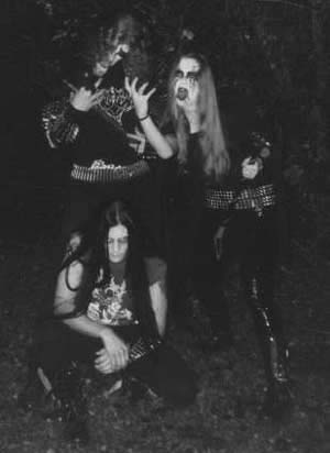 Left to Right: Velnias, Onielar - front Ariovist